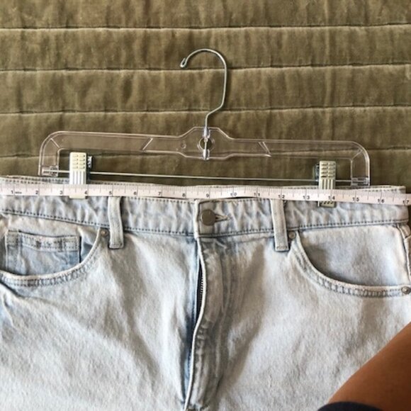 Distressed Denim Shorts - Picture 5 of 6